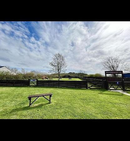 Tarka Holiday Park Ashford  Exterior foto