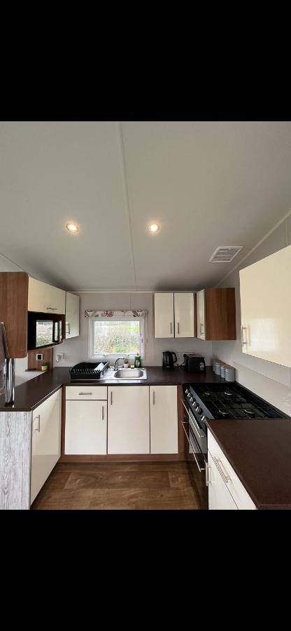 Tarka Holiday Park Ashford  Exterior foto